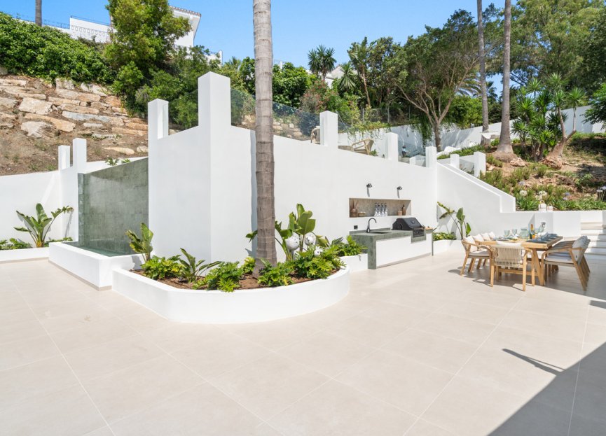 Resale - House - Detached Villa - Marbella - Nueva Andalucia