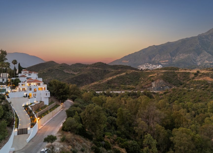 Resale - House - Detached Villa - Marbella - Nueva Andalucia