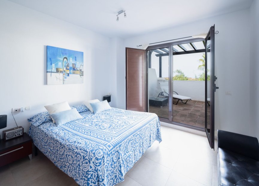 Resale - Apartment - Penthouse - Marbella - Altos de los Monteros