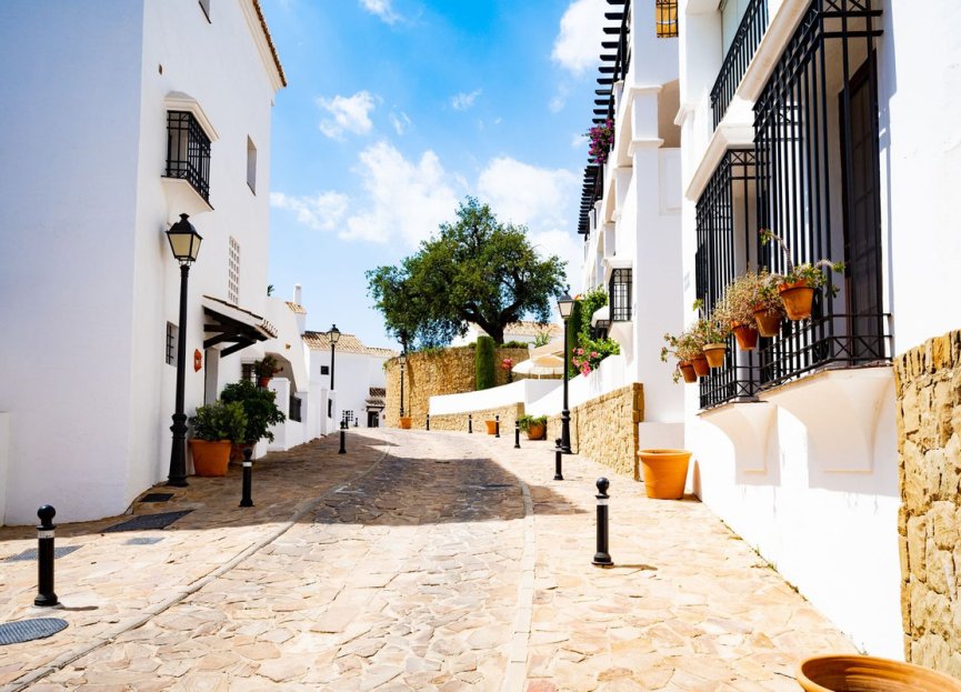 Resale - Apartment - Penthouse - Marbella - Altos de los Monteros