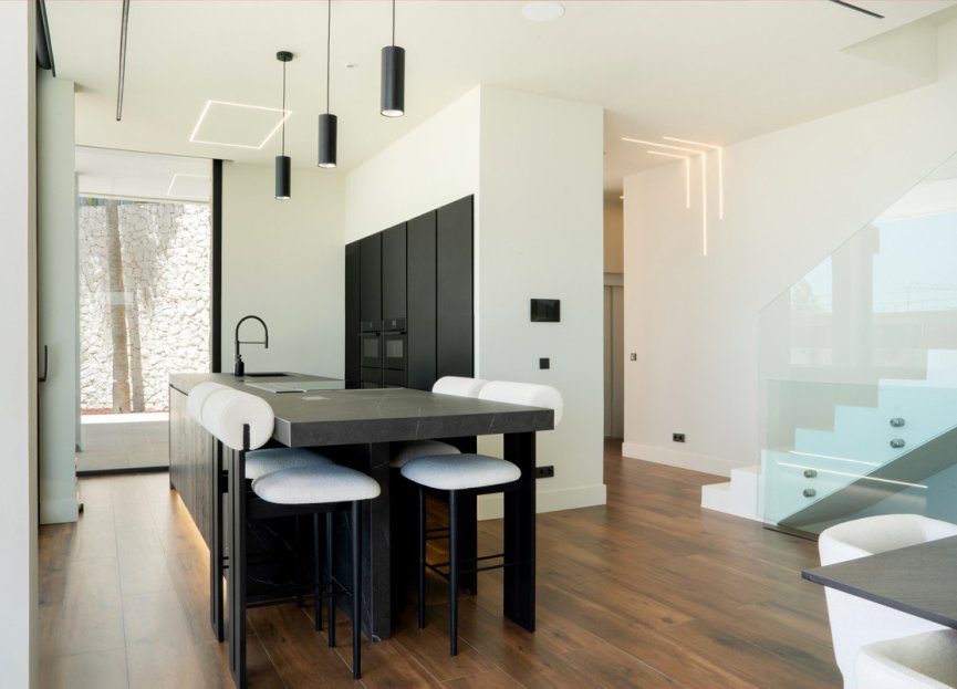 Resale - House - Detached Villa - Benahavís - Benahavís Centro