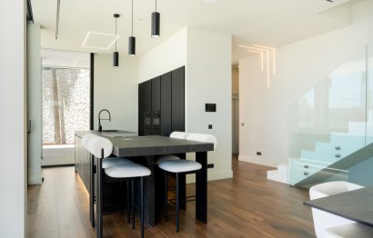 Resale - House - Detached Villa - Benahavís - Benahavís Centro