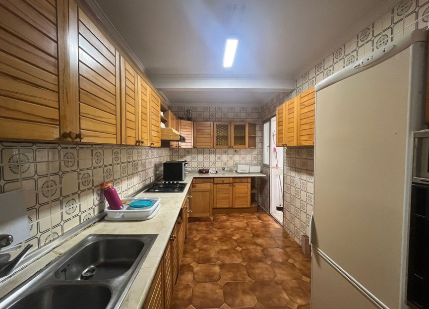 Resale - Apartment - Middle Floor Apartment - Estepona - Estepona Centro