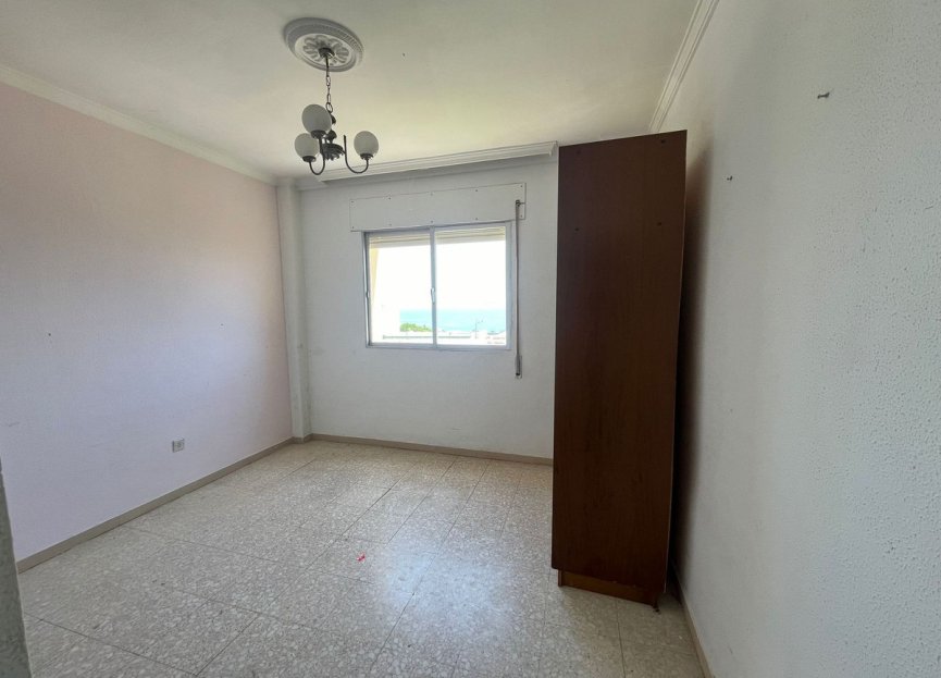 Resale - Apartment - Middle Floor Apartment - Estepona - Estepona Centro