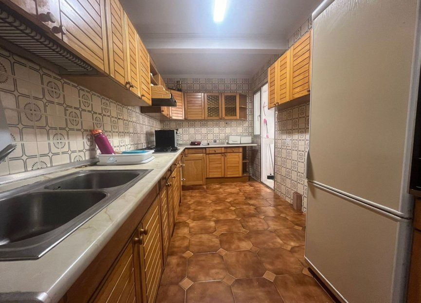 Resale - Apartment - Middle Floor Apartment - Estepona - Estepona Centro