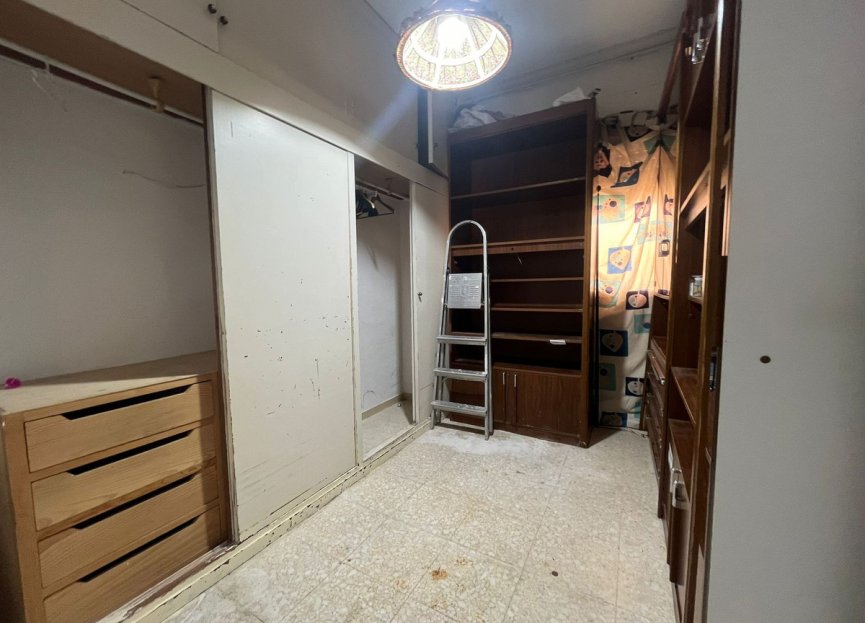 Resale - Apartment - Middle Floor Apartment - Estepona - Estepona Centro