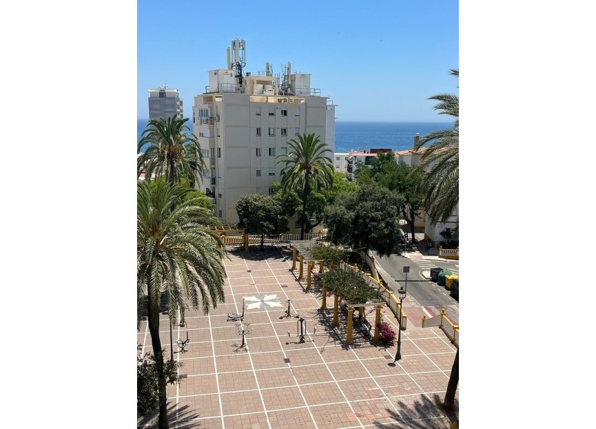 Resale - Apartment - Middle Floor Apartment - Estepona - Estepona Centro