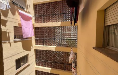 Resale - Apartment - Middle Floor Apartment - Estepona - Estepona Centro