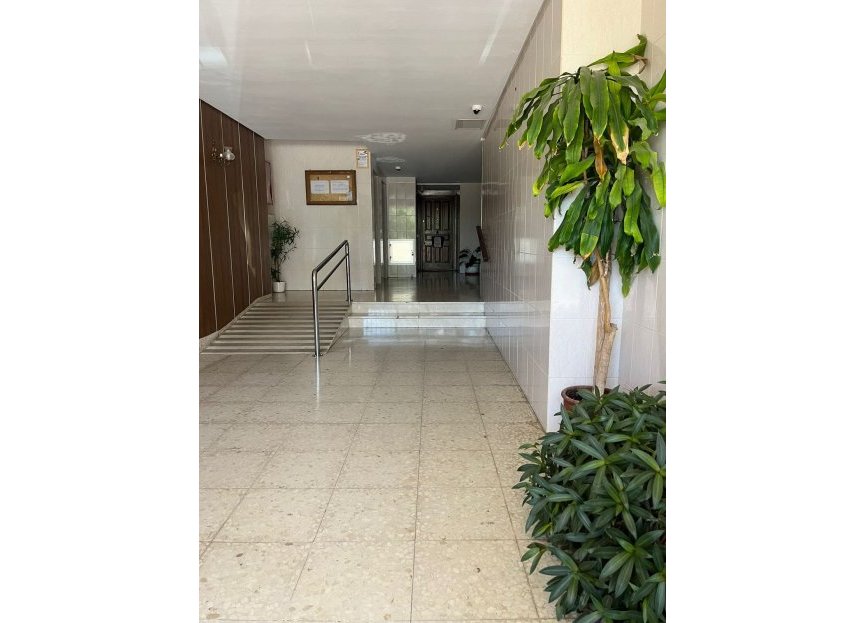 Resale - Apartment - Middle Floor Apartment - Estepona - Estepona Centro