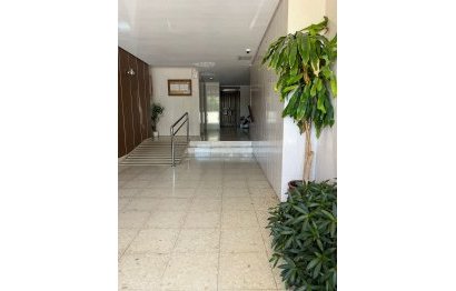 Resale - Apartment - Middle Floor Apartment - Estepona - Estepona Centro