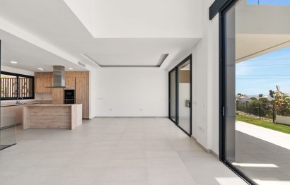 Resale - House - Semi-Detached House - Marbella - Río Real