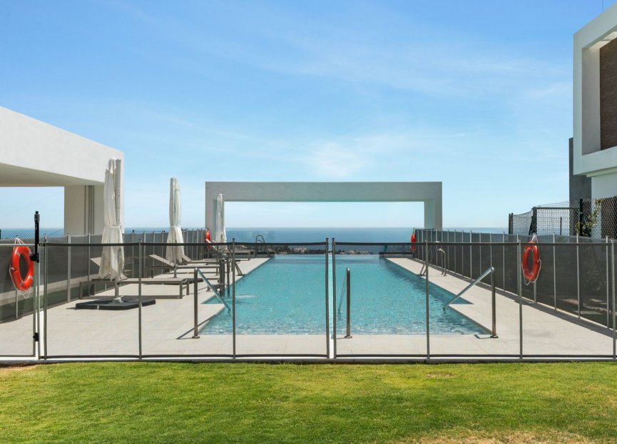 Resale - House - Semi-Detached House - Marbella - Río Real