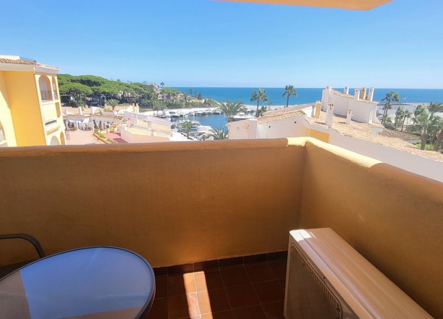 Resale - Apartment - Top Floor Apartment - Marbella - Cabopino