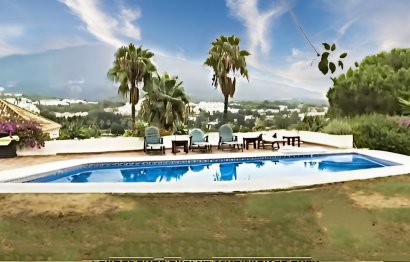 Resale - House - Detached Villa - Marbella - Nueva Andalucia