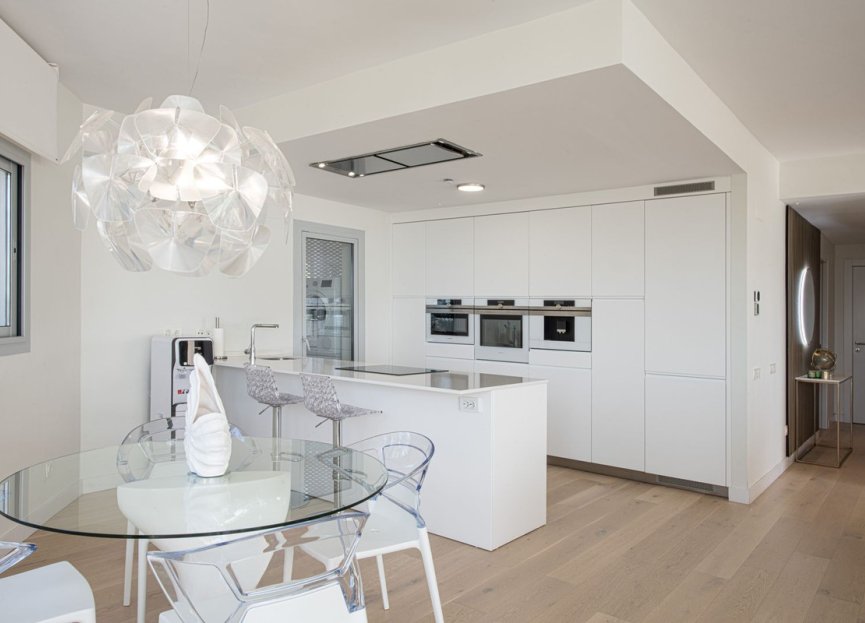 Resale - Apartment - Middle Floor Apartment - Benalmádena - Benalmadena Centro