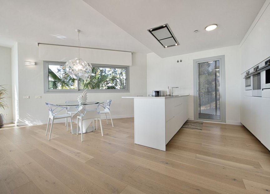 Resale - Apartment - Middle Floor Apartment - Benalmádena - Benalmadena Centro