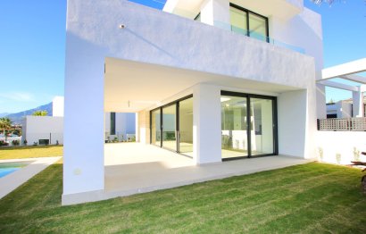 Resale - House - Detached Villa - Marbella - Río Real