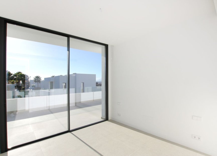 Resale - House - Detached Villa - Marbella - Río Real