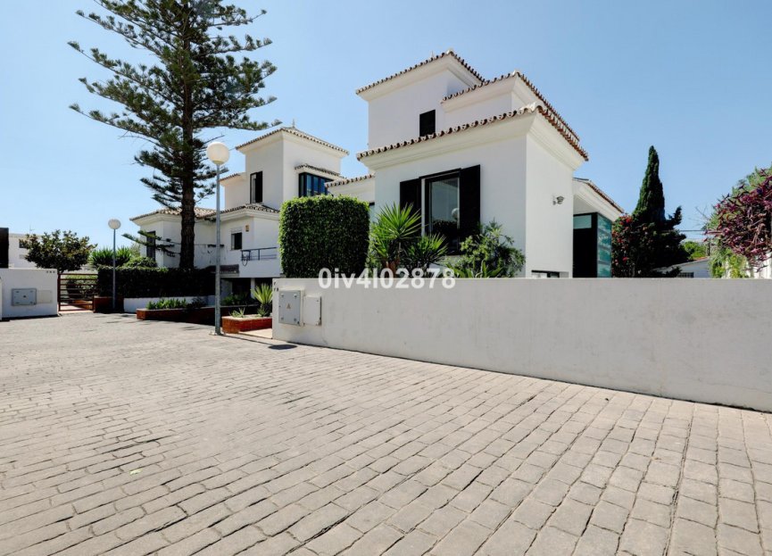 Resale - House - Detached Villa - Benalmádena - Benalmadena Costa