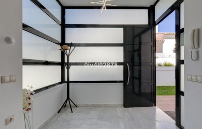 Resale - House - Detached Villa - Benalmádena - Benalmadena Costa