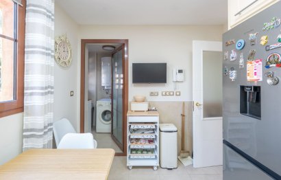 Resale - Apartment - Middle Floor Apartment - Benahavís - Benahavís Centro