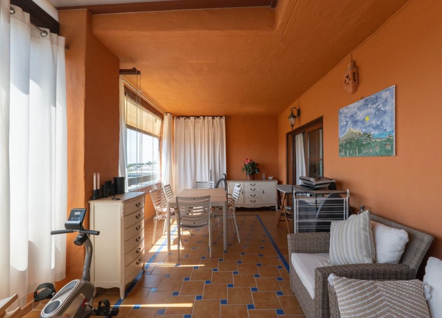 Resale - Apartment - Middle Floor Apartment - Benahavís - Benahavís Centro