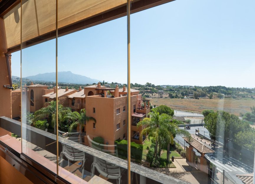 Resale - Apartment - Middle Floor Apartment - Benahavís - Benahavís Centro