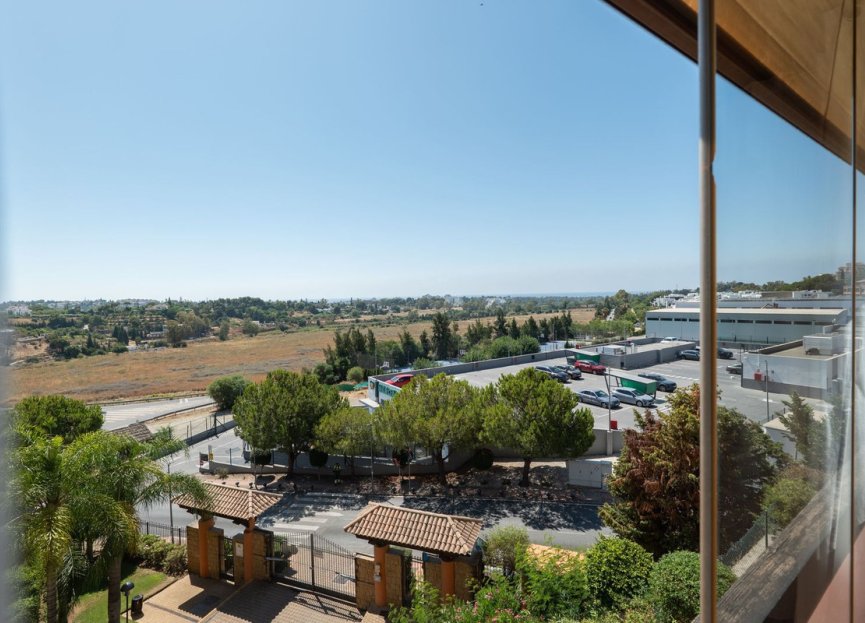 Resale - Apartment - Middle Floor Apartment - Benahavís - Benahavís Centro