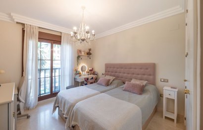 Resale - Apartment - Middle Floor Apartment - Benahavís - Benahavís Centro