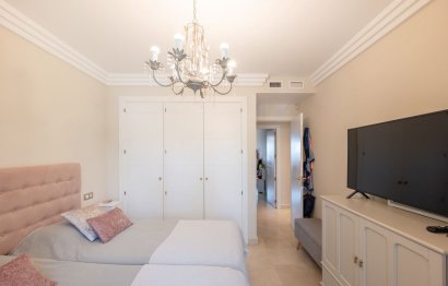 Resale - Apartment - Middle Floor Apartment - Benahavís - Benahavís Centro