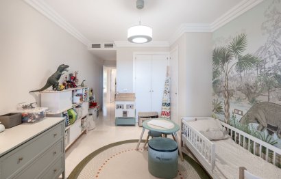 Resale - Apartment - Middle Floor Apartment - Benahavís - Benahavís Centro