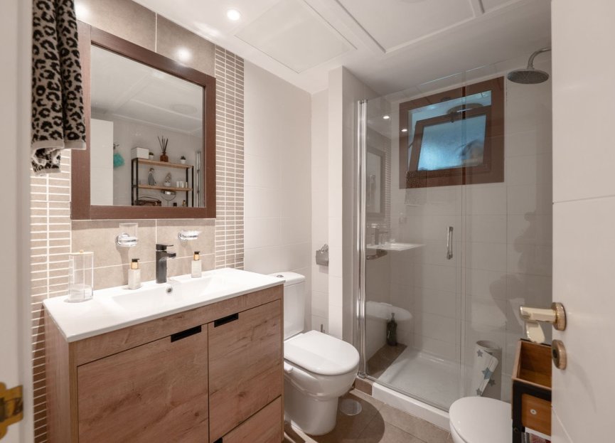 Resale - Apartment - Middle Floor Apartment - Benahavís - Benahavís Centro