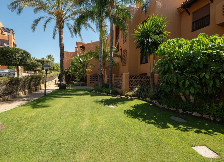 Resale - Apartment - Middle Floor Apartment - Benahavís - Benahavís Centro