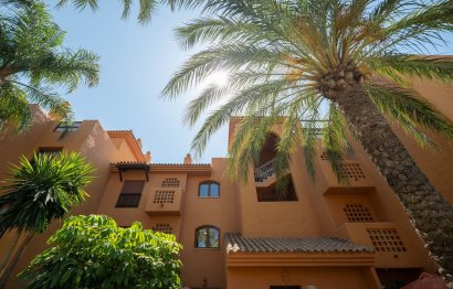 Resale - Apartment - Middle Floor Apartment - Benahavís - Benahavís Centro