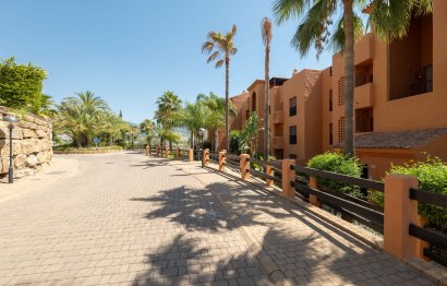 Resale - Apartment - Middle Floor Apartment - Benahavís - Benahavís Centro