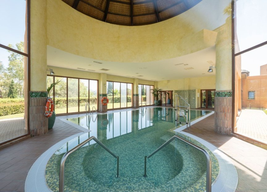 Resale - Apartment - Middle Floor Apartment - Benahavís - Benahavís Centro