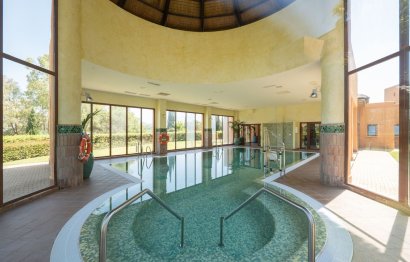 Resale - Apartment - Middle Floor Apartment - Benahavís - Benahavís Centro