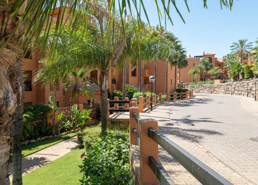 Resale - Apartment - Middle Floor Apartment - Benahavís - Benahavís Centro