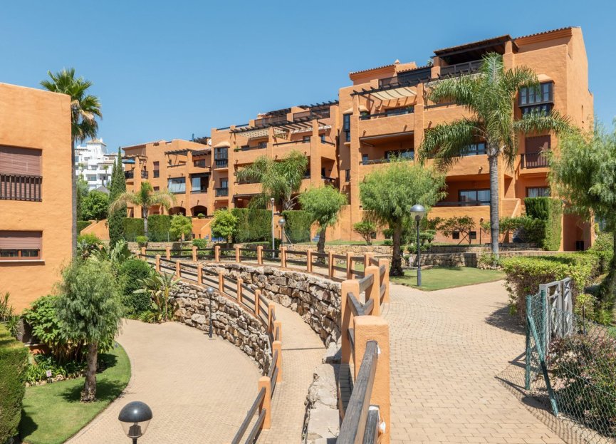 Resale - Apartment - Middle Floor Apartment - Benahavís - Benahavís Centro