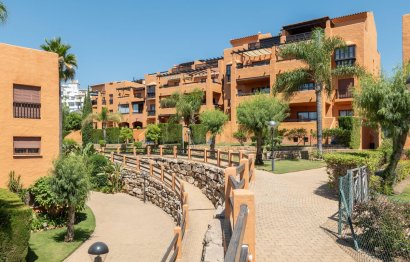 Resale - Apartment - Middle Floor Apartment - Benahavís - Benahavís Centro