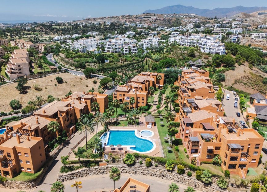 Resale - Apartment - Middle Floor Apartment - Benahavís - Benahavís Centro