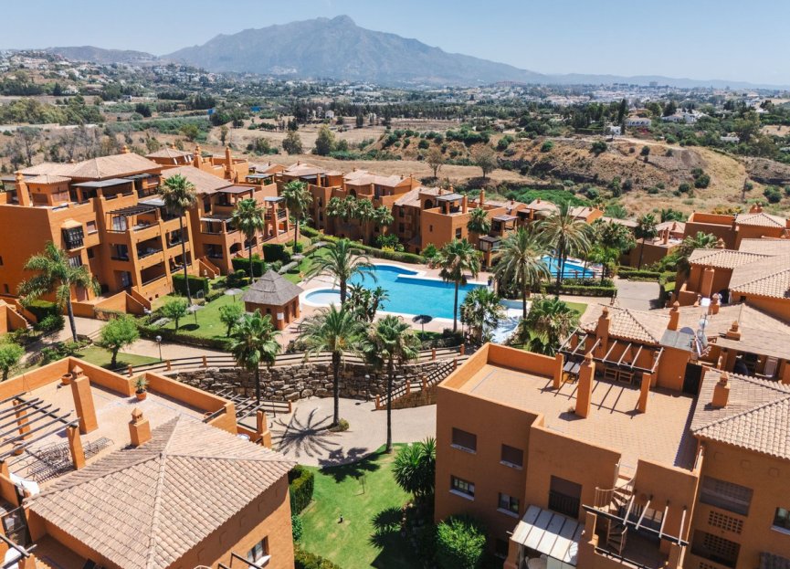 Resale - Apartment - Middle Floor Apartment - Benahavís - Benahavís Centro