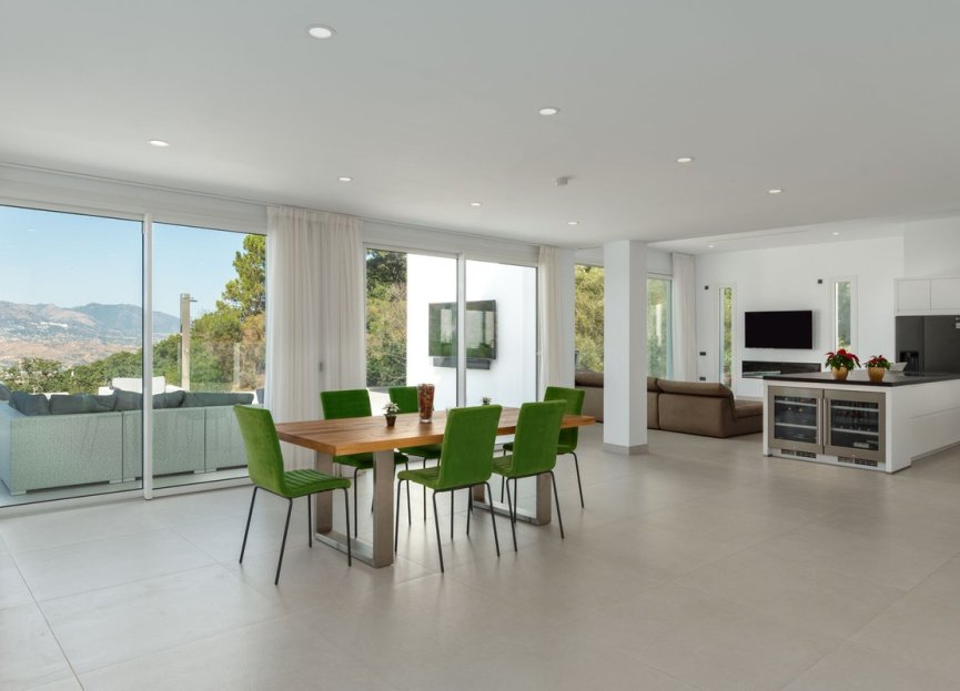 Resale - House - Detached Villa - Marbella - La Mairena