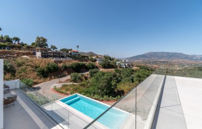 Resale - House - Detached Villa - Marbella - La Mairena