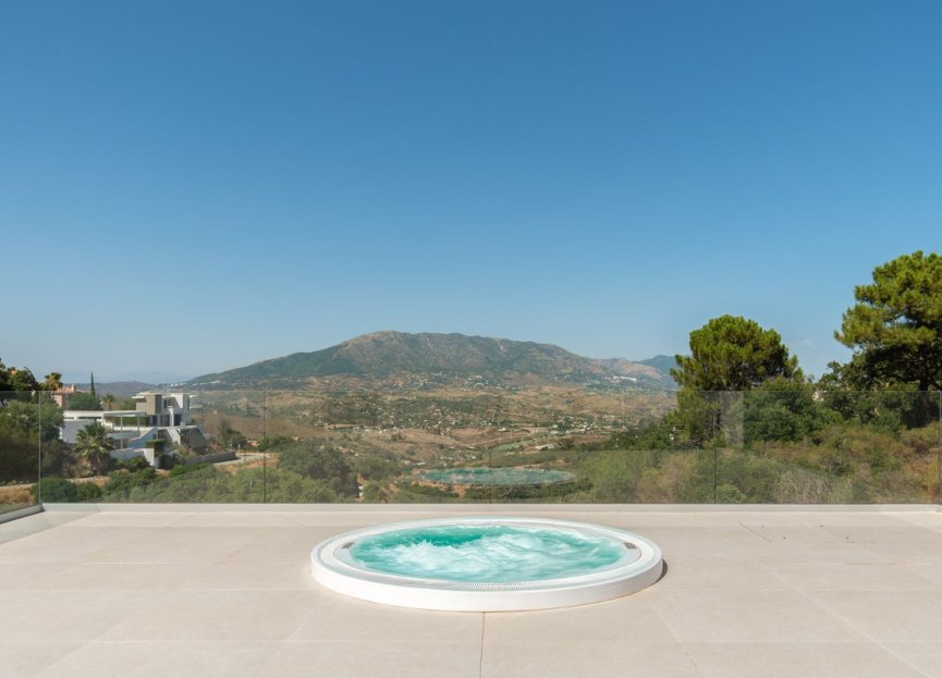 Resale - House - Detached Villa - Marbella - La Mairena